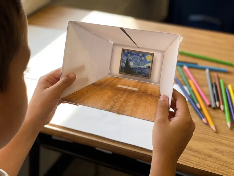 Niño sosteniendo su sala del Museo 3D con La noche estrellada